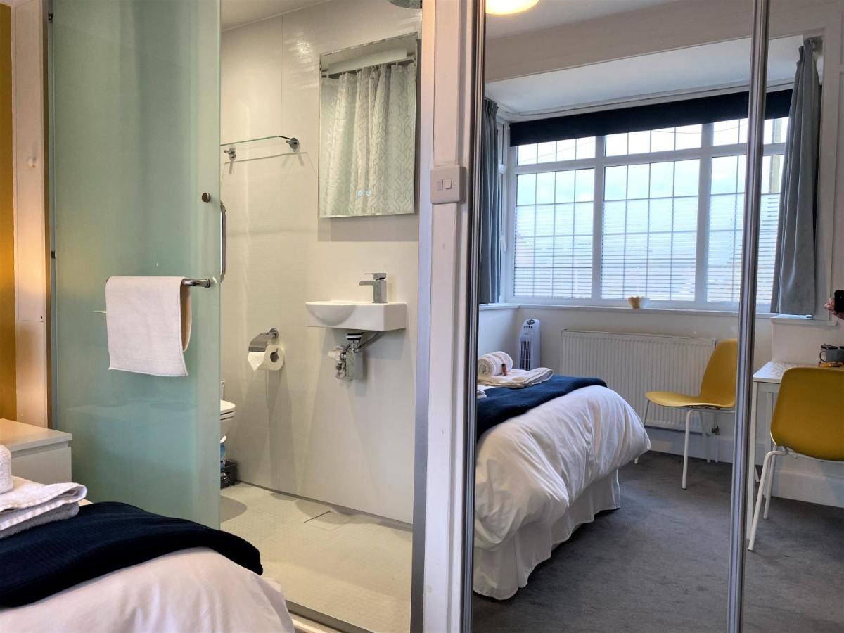 En-Suite Nook Near Forest & Sea, Super Value With Fridge, Microwave And Tv 리밍톤 외부 사진