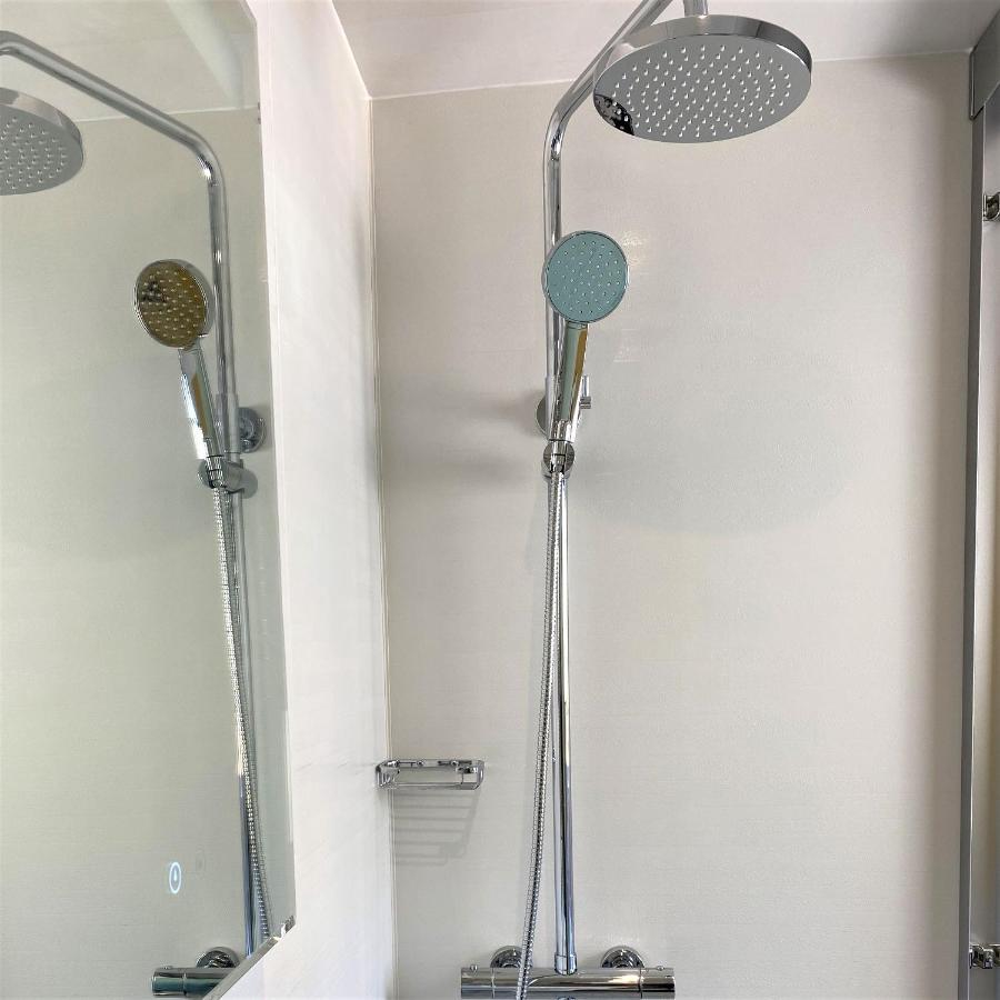 En-Suite Nook Near Forest & Sea, Super Value With Fridge, Microwave And Tv 리밍톤 외부 사진