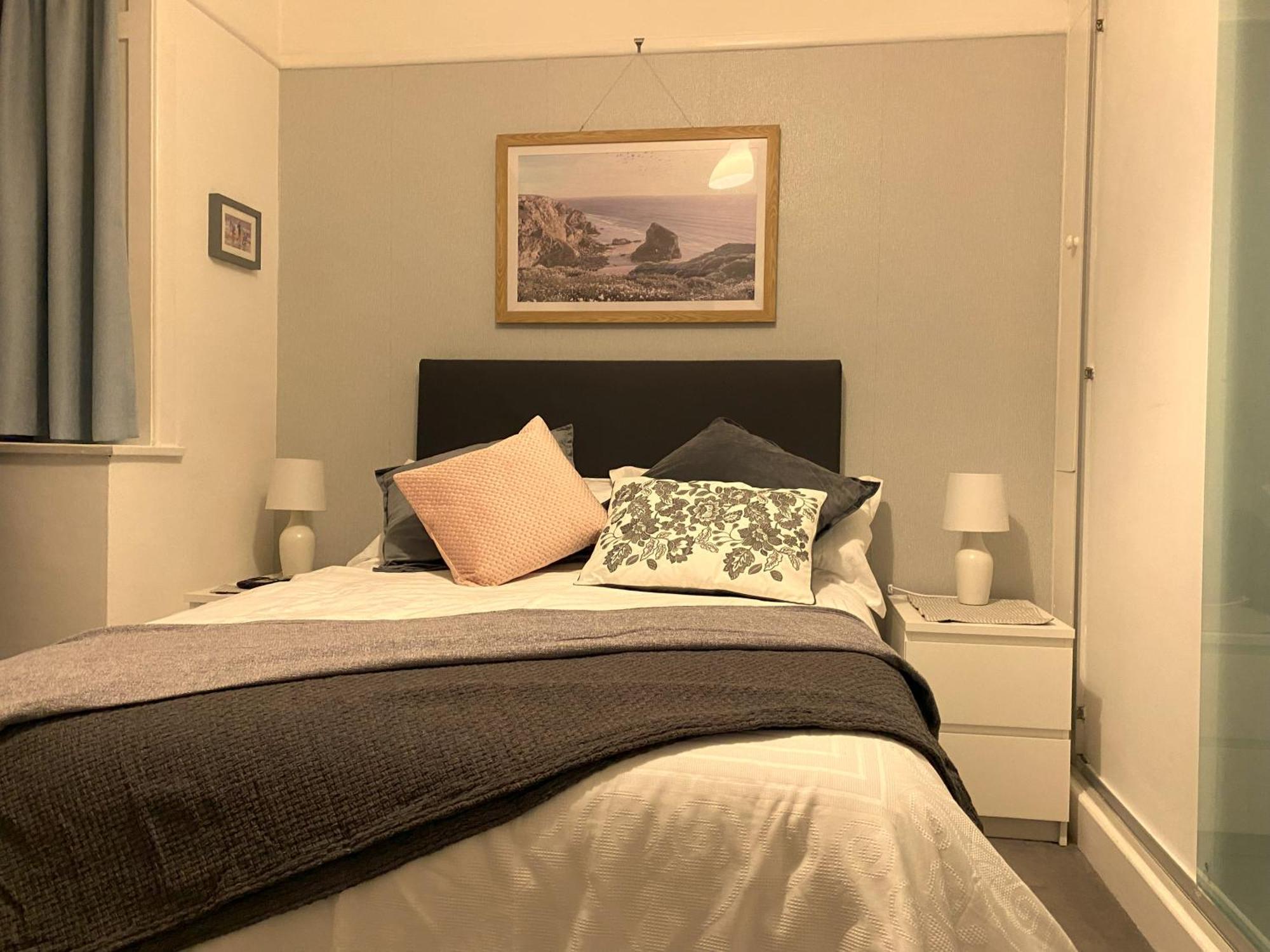En-Suite Nook Near Forest & Sea, Super Value With Fridge, Microwave And Tv 리밍톤 외부 사진
