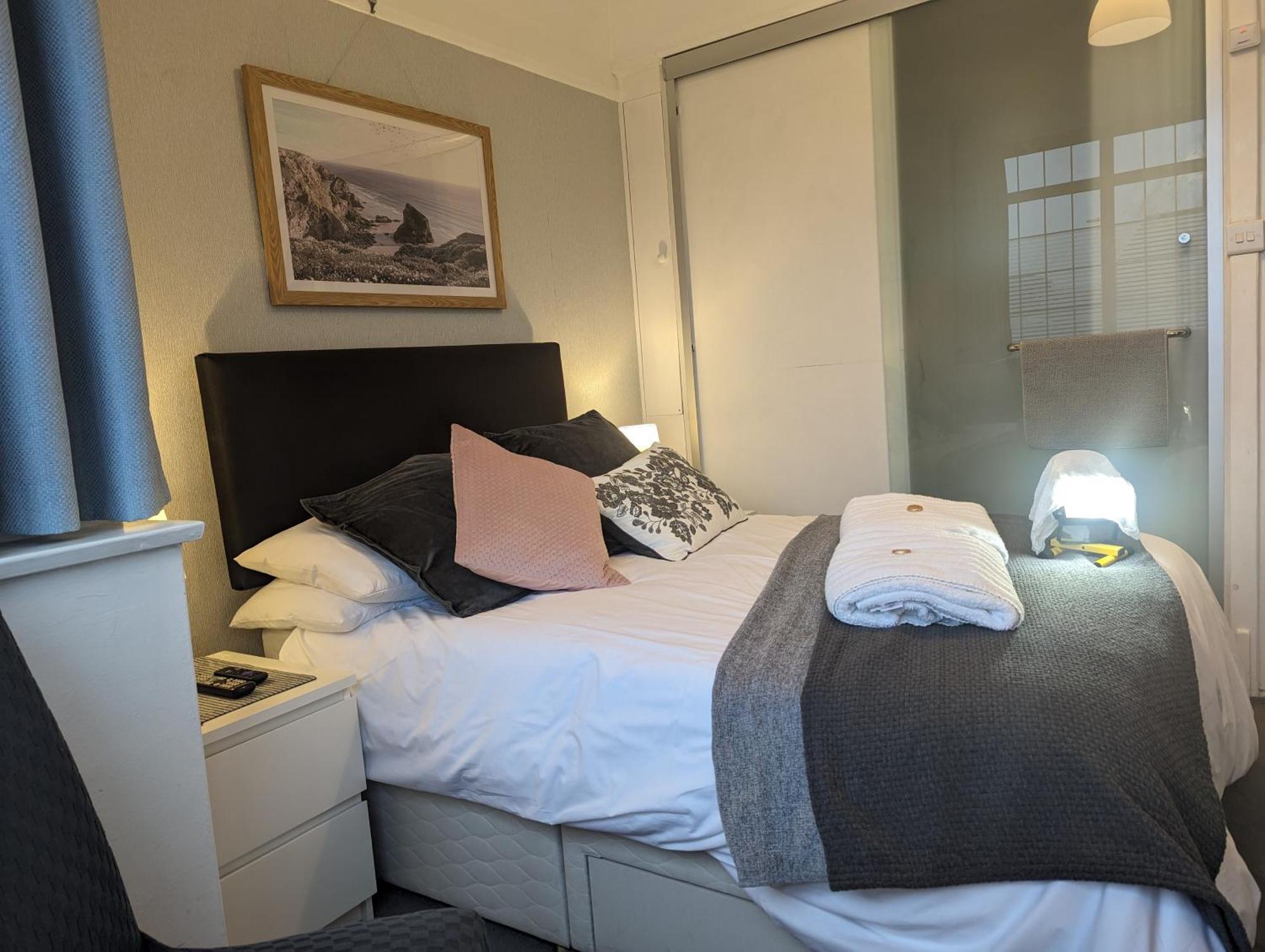 En-Suite Nook Near Forest & Sea, Super Value With Fridge, Microwave And Tv 리밍톤 외부 사진