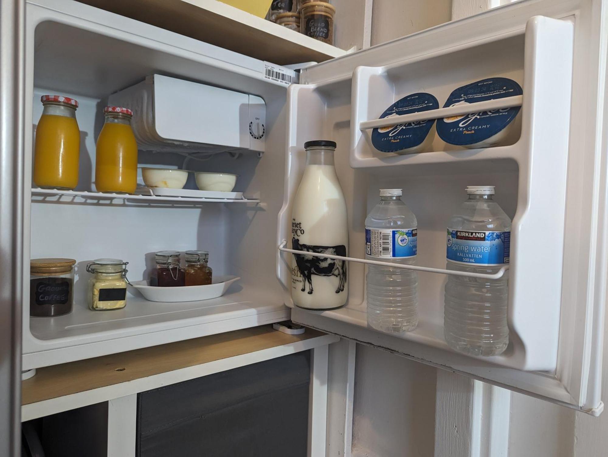 En-Suite Nook Near Forest & Sea, Great Value With Fridge, Microwave And Tv 리밍톤 외부 사진