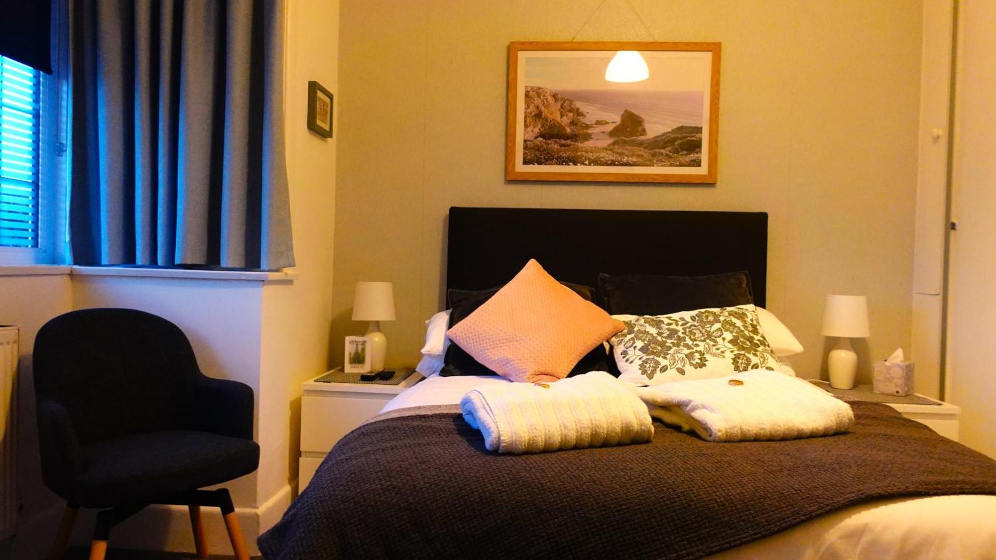 En-Suite Nook Near Forest & Sea, Super Value With Fridge, Microwave And Tv 리밍톤 외부 사진